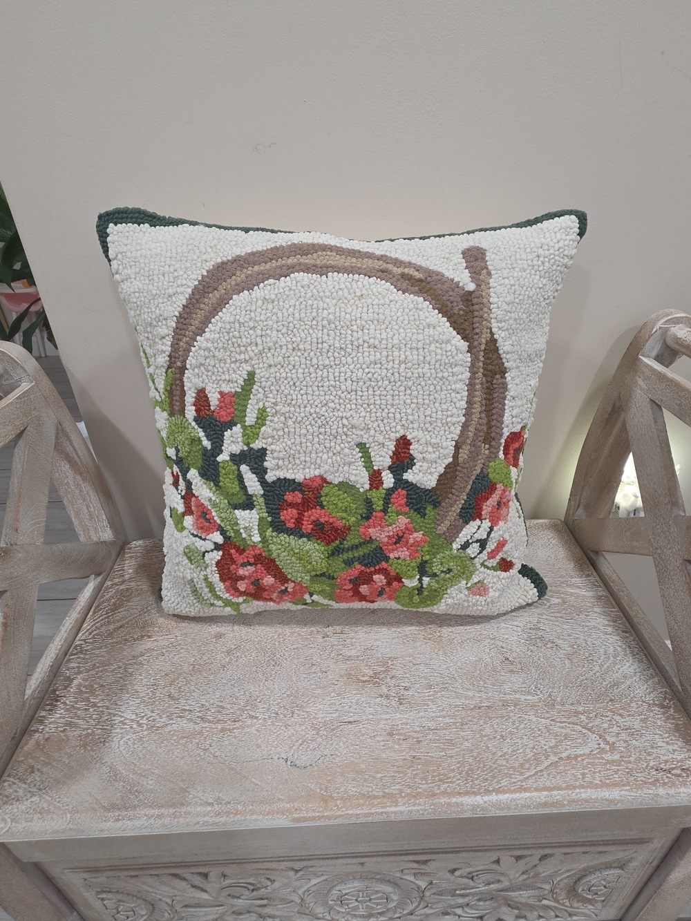 Handhooked Floral Wreath Pillow - White and Green